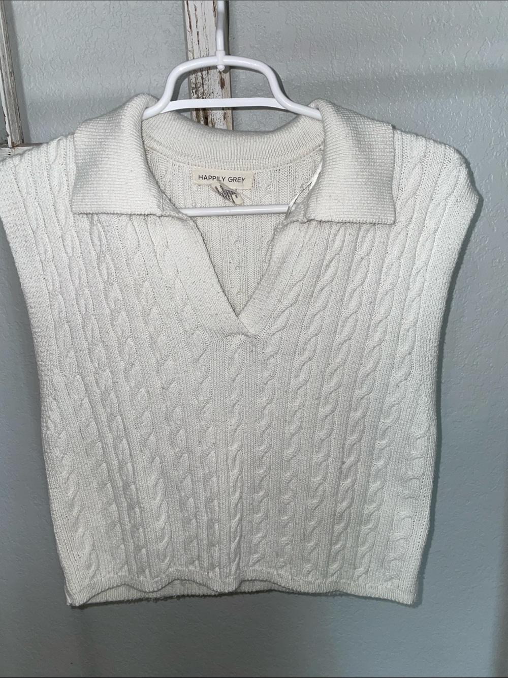 Women's Cream Cable Knit Sleeveless Sweater Vest